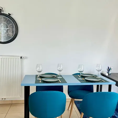 City - 70m2 - Easy Parking - Bus - 2 Tvs - Between City And Forest *