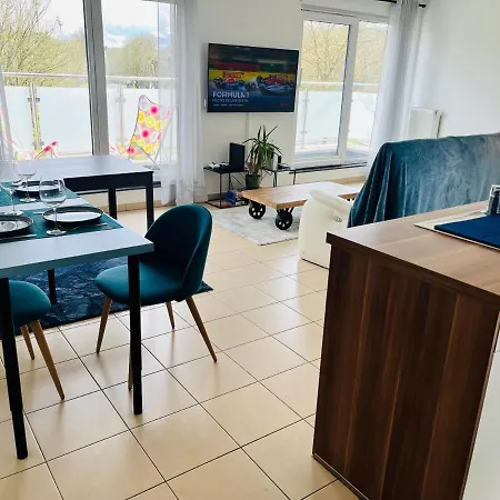 City - 70m2 - Easy Parking - Bus - 2 Tvs - Between City And Forest *