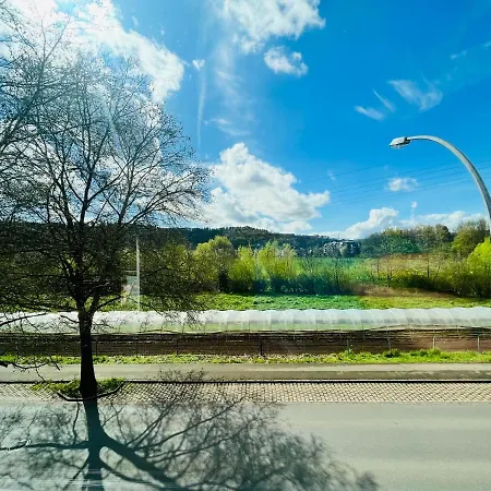 Apartment City - 70m2 - Easy Parking - Bus - 2 Tvs - Between City And Forest *