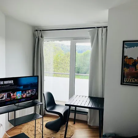 Apartment City - 70m2 - Easy Parking - Bus - 2 Tvs - Between City And Forest *